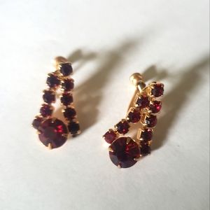 VINTAGE Gold Toned Red Gemstone Drop Clip on Earrings